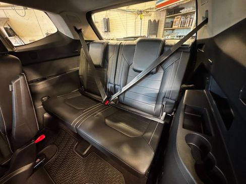 Used 2023 Volkswagen Atlas SEL Premium image 16