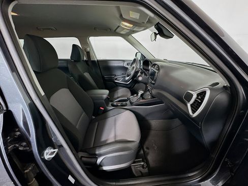 Used 2025 Kia Soul LX w/ LX Technology Package image 31