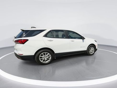 Used 2024 Chevrolet Equinox LS w/ Driver Confidence II Package AWD/4WD image 12
