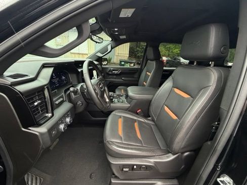 Used 2024 GMC Sierra 1500 AT4 w/ Technology Package AWD/4WD image 9