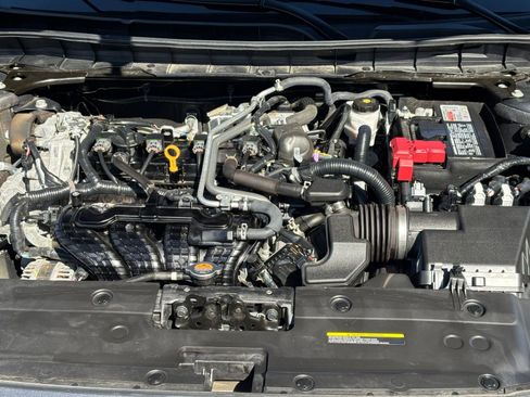 Used 2025 Nissan Altima 2.5 SV FWD image 28