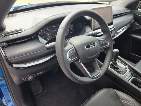 Used 2025 Jeep Compass Latitude w/ Altitude Special Edition AWD/4WD image 10
