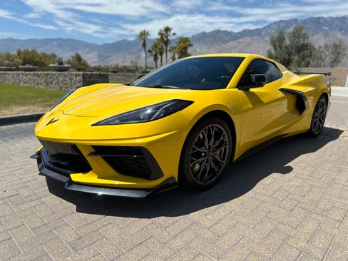 Used 2026 Chevrolet Corvette Stingray Premium Conv w/ Z51 Performance Package RWD image 2