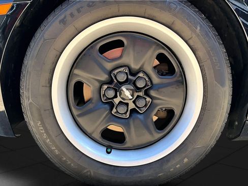 Used 2013 Chevrolet Camaro LS RWD image 9