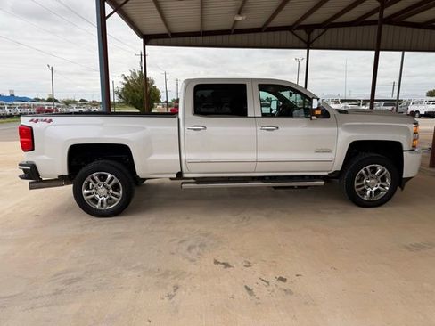 Used 2019 Chevrolet Silverado 2500 High Country w/ Duramax Plus Package AWD/4WD image 9