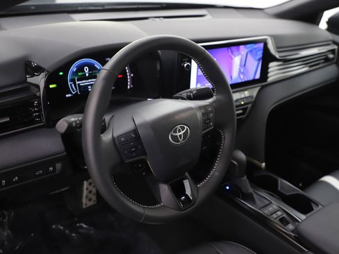 Used 2026 Toyota Camry SE w/ Multimedia Upgrade Package image 19