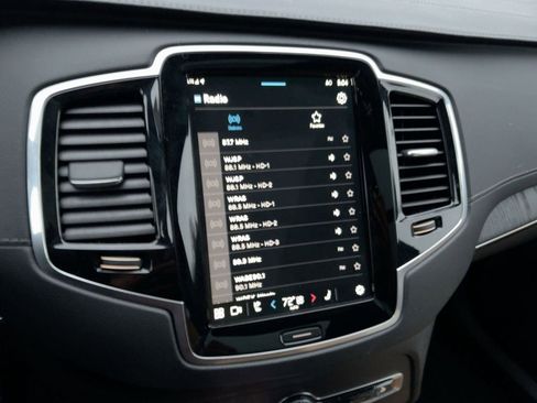 Certified 2024 Volvo XC90 T8 Ultimate w/ Protection Package Premier image 23