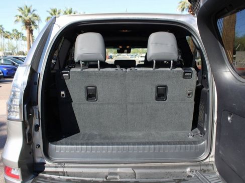 Used 2020 Lexus GX 460 Premium w/ Premium Package image 12