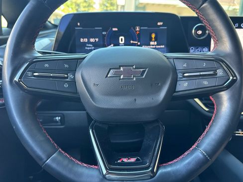 Used 2024 Chevrolet Equinox EV RS FWD image 32