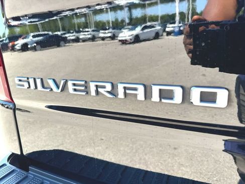 Used 2022 Chevrolet Silverado 1500 LTZ w/ LTZ Premium Package AWD/4WD image 33