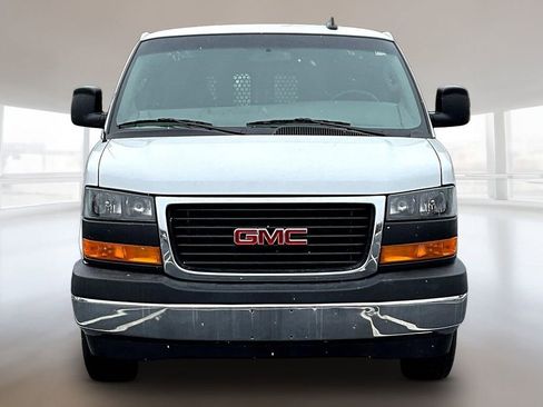 Used 2024 GMC Savana 2500 w/ Driver Convenience Package image 2
