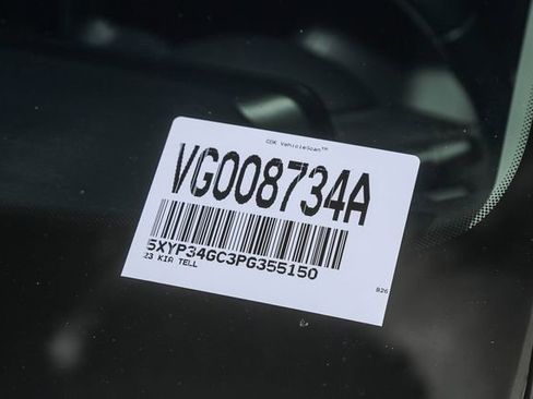 Used 2023 Kia Telluride EX w/ EX Captain's Chair Package image 14