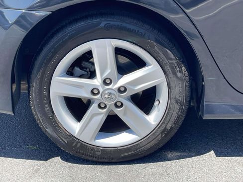 Used 2014 Toyota Camry SE image 7