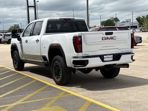 New 2026 GMC Sierra 2500 Denali w/ Denali Reserve Package AWD/4WD image 11