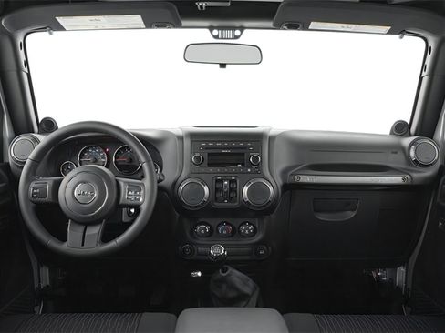 Used 2013 Jeep Wrangler Unlimited Rubicon w/ Connectivity Group AWD/4WD image 5
