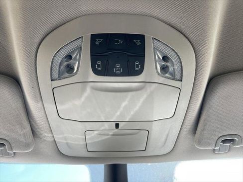 Used 2023 Chrysler Pacifica Touring-L FWD image 35