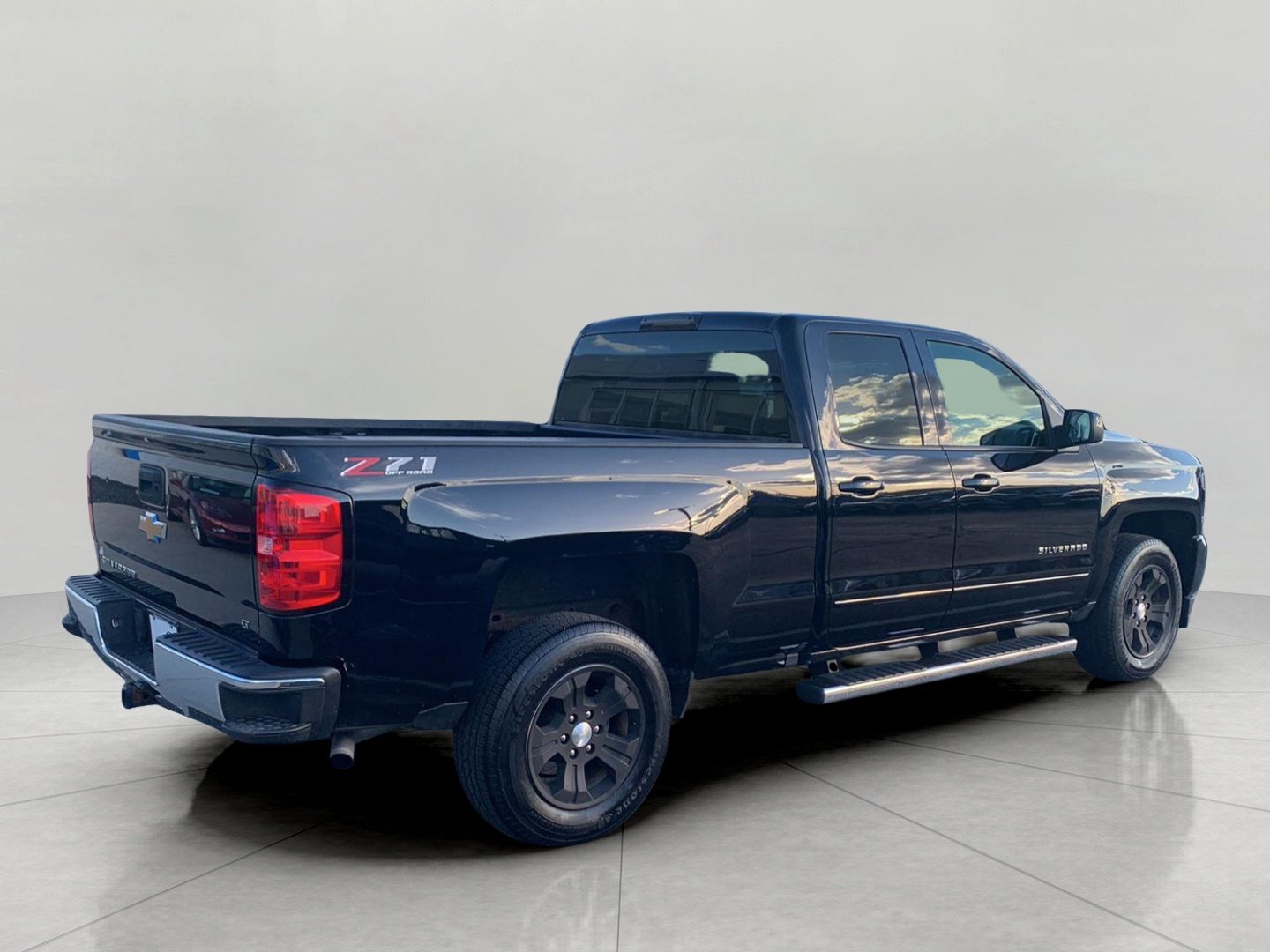 Used 2018 Chevrolet Silverado 1500 LT w/ All Star Edition AWD/4WD image 8