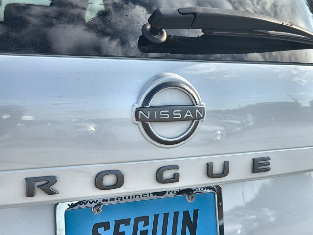 Used 2025 Nissan Rogue SV FWD image 30