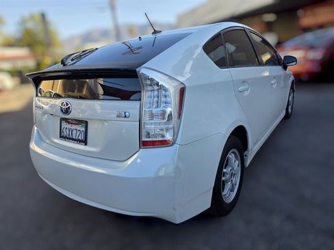 Used 2011 Toyota Prius Three w/ Solar Roof Pkg FWD image 9
