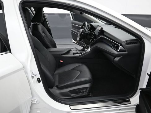 Certified 2022 Toyota Camry XSE image 33