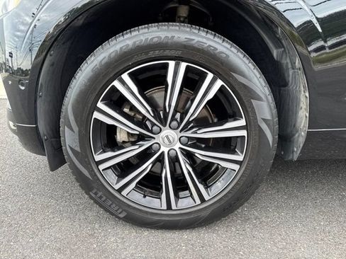 Used 2019 Volvo XC60 T5 Momentum w/ Multimedia Package AWD/4WD image 9