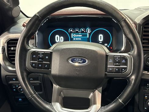 Used 2022 Ford F150 Lariat image 5