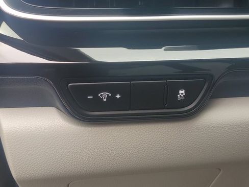 Used 2025 Kia Carnival SX Prestige FWD image 24