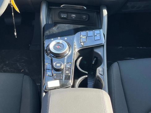 New 2025 Kia Sportage LX FWD image 16