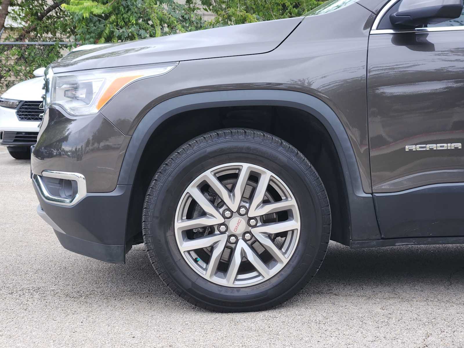 Used 2019 GMC Acadia SLE w/ Driver Alert Package I FWD image 8