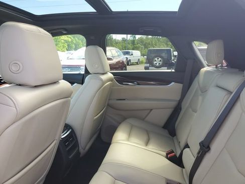 Used 2017 Cadillac XT5 Premium Luxury AWD/4WD image 10
