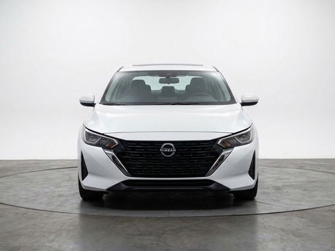 Used 2025 Nissan Sentra SV FWD image 2