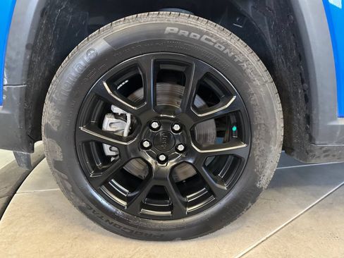 Used 2024 Jeep Compass Latitude w/ Convenience Group AWD/4WD image 23