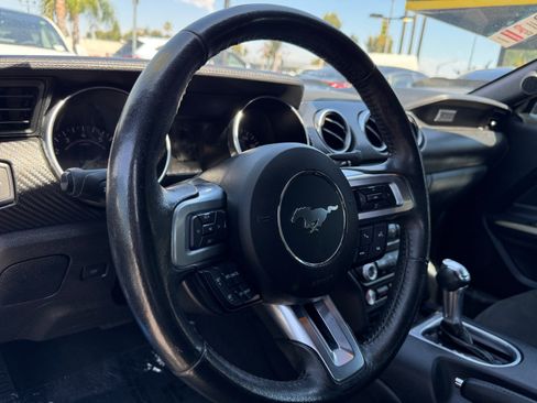 Used 2022 Ford Mustang Coupe RWD image 22