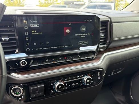 Used 2024 GMC Sierra 3500 SLT w/ X31 Off-Road Package AWD/4WD image 19