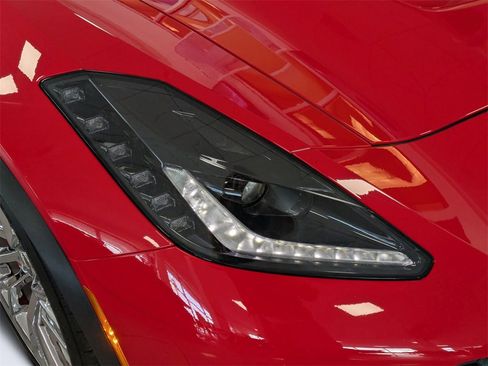 Used 2015 Chevrolet Corvette Z06 w/ 3LZ Preferred Equipment Group image 7