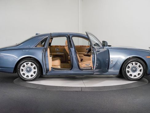 Used 2011 Rolls-Royce Ghost RWD image 23