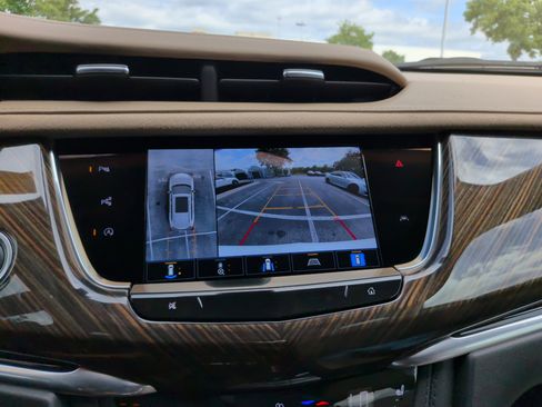 Used 2023 Cadillac XT6 Premium Luxury w/ Platinum Package FWD image 18