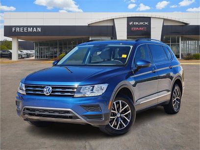 Used 2020 Volkswagen Tiguan SE w/ Panoramic Sunroof Package