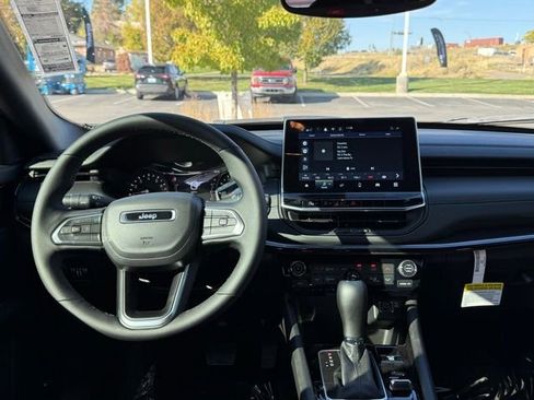 New 2025 Jeep Compass Latitude w/ Sun & Sound Group image 28