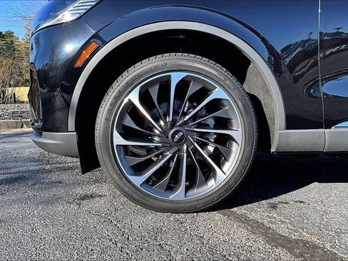 Used 2025 Lincoln Aviator Reserve w/ Equipment Group 201A image 9