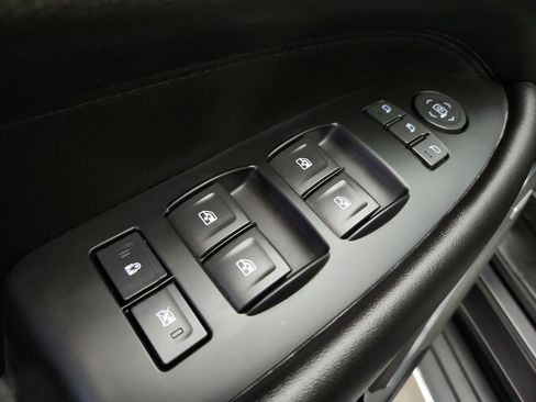 Used 2018 Cadillac Escalade Luxury AWD/4WD image 26