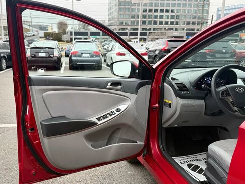 Used 2017 Hyundai Accent Value Edition image 9