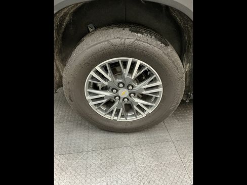 Certified 2025 Chevrolet Traverse LT w/ Driver Confidence Package FWD image 36