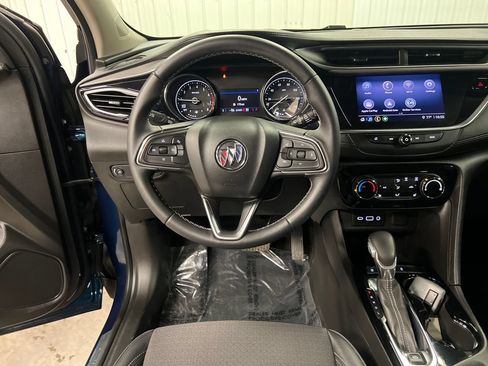 Certified 2020 Buick Encore GX Preferred w/ Cold Weather Comfort Package AWD/4WD image 18