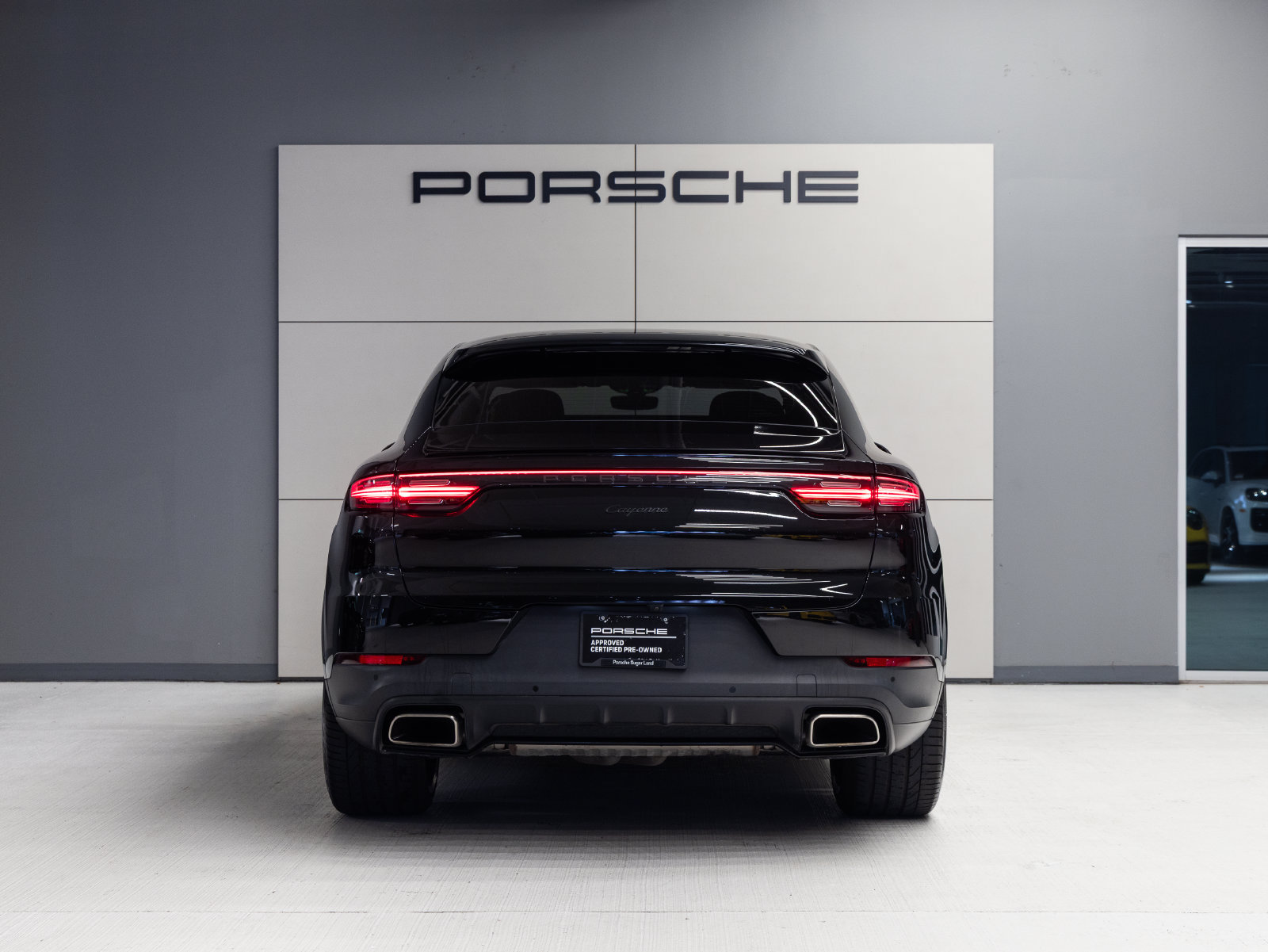 Certified 2023 Porsche Cayenne Coupe AWD/4WD image 6