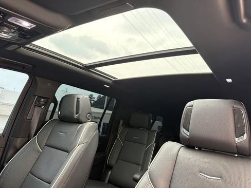 Certified 2025 Cadillac Escalade ESV Premium Luxury w/ Touring Package AWD/4WD image 35