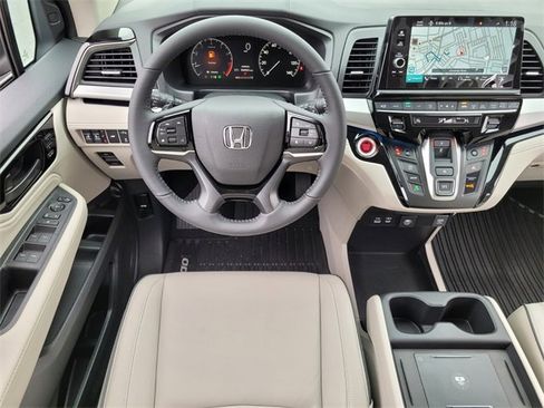 New 2026 Honda Odyssey Touring image 13