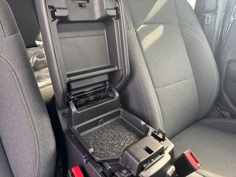 Used 2025 Jeep Wrangler Unlimited Sahara w/ Safety Group image 37