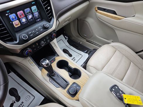 Used 2019 GMC Acadia Denali AWD/4WD image 28