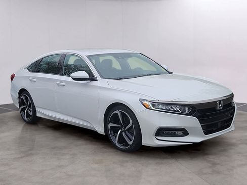 Used 2019 Honda Accord Sport image 3